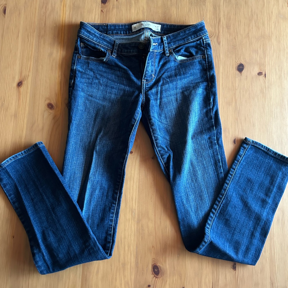 Great condition size 4 Abercrombie & Fitch jeans!